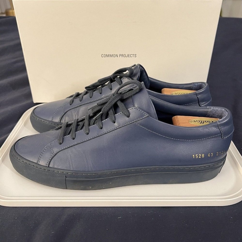COMMON PROJECTS Achilles Size 43 / US 10.5 - Leather Sneakers - Navy Blue + Box